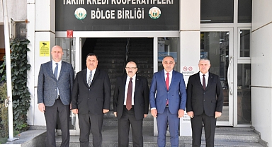Vali İsmail Ustaoğlu, Tarım Kredi Kooperatifleri Balıkesir Bölge Birliği’ni Ziyaret Etti, Çalışmalar Hakkında Bilgi Aldı
