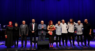 Vali İsmail Ustaoğlu ve Eşi Şenay Ustaoğlu, Çölyak Hastası Öğrenciler Yararına Düzenlenen Müzik Dinletisine Katıldı
