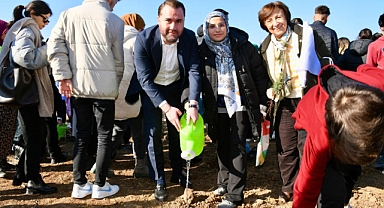 100. Yıl Ormanı İvrindi’de Hayat Buldu: Fidanlar Geleceğe Nefes Olacak