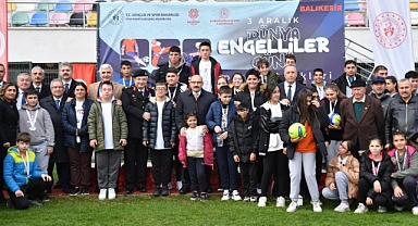 3 Aralık Dünya Engelliler Günü’nde Engelli Sporcular Atletizm Yarışı Düzenlendi: Vali Ustaoğlu Başarılı Sporcuları Ödüllendirdi