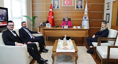 AK Parti Balıkesir İl Yönetiminden Belgin Uygur’a Ziyaret