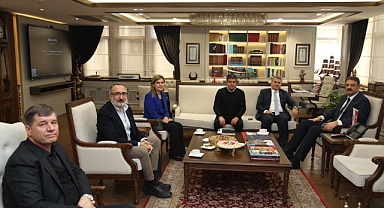 AK Parti Balıkesir Milletvekili Mustafa Canbey’den Vakıflar Genel Müdürüne Ziyaret