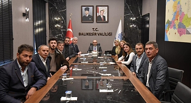 AK Parti Sındırgı İlçe Başkanı İsmail Uluhan ve Heyeti, Vali İsmail Ustaoğlu’nu Ziyaret Etti