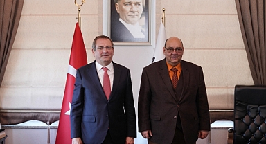 Ayvalık Belediye Başkanı Mesut Ergin, Midilli Adası Kalloni Belediye Başkanı Taxiarchis Verros’u Ağırladı