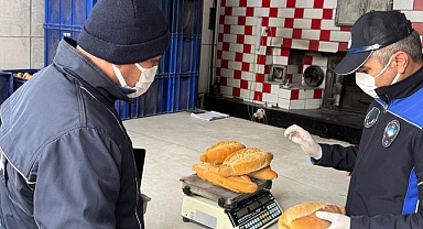 Ayvalık Belediyesi’nden Yılbaşı Öncesi Gıda Denetimi: Fırınlarda Hijyen ve Gramaj Kontrolleri Gerçekleştirildi