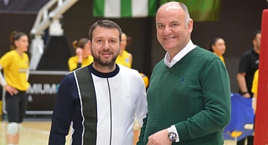 Balıkesir Büyükşehir Belediyespor ile Manisa BBSK Arasında Dostluk Rüzgarı