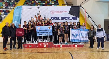 Balıkesir’de Okul Sporları Badminton Gençler İl Birinciliği Müsabakaları Tamamlandı