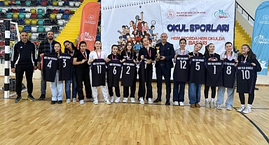 Balıkesir’de Okul Sporları Voleybol Yıldız Kızlar İl Birinciliği Müsabakaları Sonuçlandı