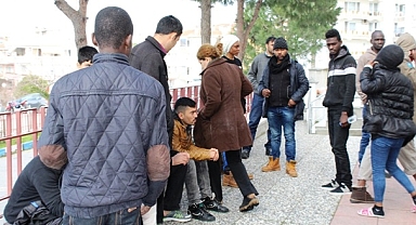 Balıkesir Emniyeti’nden Göçmen Kaçakçılığına Geçit Yok: 13 Düzensiz Göçmen Yakalandı