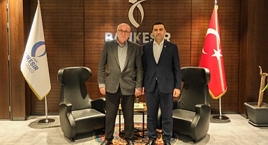 Balıkesir Esnaf ve Sanatkârları Odaları Birliği Başkanı Fehmi Erdem, Ticaret Odası Başkanı Rahmi Kula’yı Ziyaret Etti