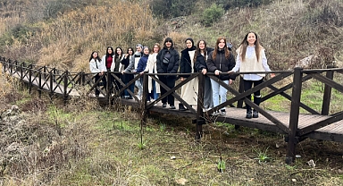 Balıkesir Gençlik ve Spor İl Müdürlüğü, Bigadiç Yurdu Öğrencilerine Sındırgı İlçesinde Unutulmaz Bir Gezi Düzenledi