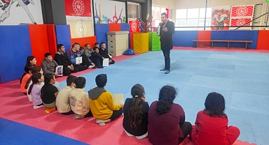 Balıkesir Gençlik ve Spor İl Müdürlüğü'nden Havran’da Minik Öğrencilere İnsan Hakları Semineri