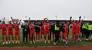 Balıkesirspor, Türk Metal 1963 Deplasmanında 2-1 Galip Gelerek Ligdeki Liderliğini Sürdürdü