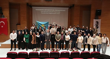 Bandırma Onyedi Eylül Üniversitesi’nde “Kazakistan Bağımsızlık Günü” Coşkuyla Kutlandı