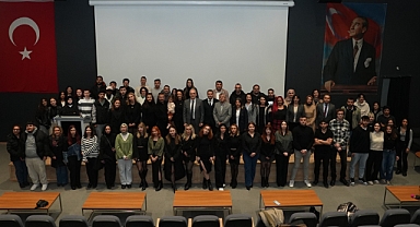 Bandırma Onyedi Eylül Üniversitesi’nde “Yapay Zeka Film Gösterimi” ve Fotoğraf Sergisi Büyük İlgi Gördü