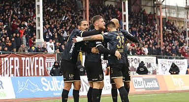 Bandırmaspor, Liderliği Ele Geçirdi