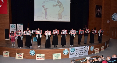 BAÜN’de Çok Dilli Tiyatro: Filistin’in Acısına Sanatla Dikkat Çekildi