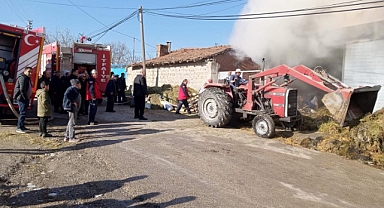 Bigadiç’te Saman Damı Yangını Korkuttu
