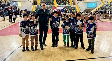 Burhaniyeli Sporcular Balıkesir Küçükler Satranç Turnuvası’nda Büyük Başarı Elde Etti