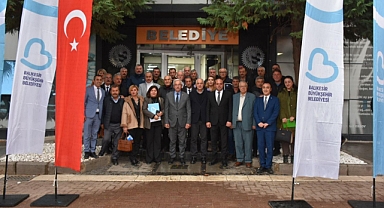 Büyükşehir Belediyesi, Muhtarlarla Bir Arada Sorunlara Ortak Akılla Çözüm Üretiliyor