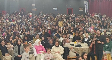 Dünya Kadın Hakları Günü'nde Sındırgı’da Ayhan Erden Coşkusu