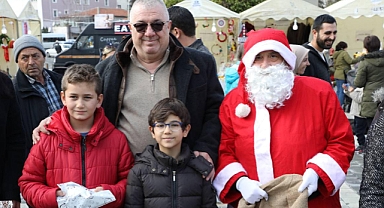 Edremit Belediyesi Yeni Yıl Sokak Şenliği Başladı: Faruk Serpil Parkı'nda Eğlence ve Alışveriş Dolu Günler