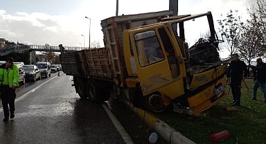 Edremit Otogar Kavşağı’nda Çift Taraflı Kaza