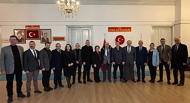 Erdek Belediye Başkanı Burhan Karışık ve Meclis Üyeleri, Kaymakam Hasan Göç’ü Ziyaret Etti