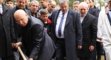 Kepsut Osmaniye’de Hayatını Kaybeden Elif Özgür Son Yolculuğuna Uğurlandı