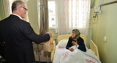 Sındırgı Belediye Başkan Yardımcısı İsmail Sönmez ve Ekibi, Sındırgı Devlet Hastanesi'ni Ziyaret Etti