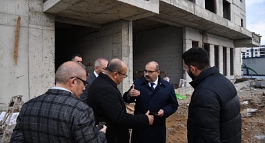 Vali İsmail Ustaoğlu Karesi İlçe Sağlık Merkezi İnşaatında İncelemelerde Bulundu