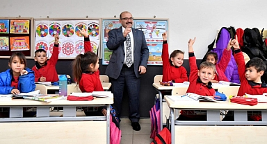 Vali İsmail Ustaoğlu, Macarlar İlk/Ortaokulu’nu Ziyaret Ederek Eğitim Faaliyetlerine Destek Verdi