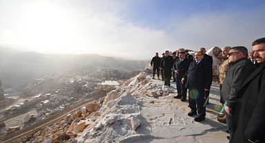 Vali İsmail Ustaoğlu Marmara Adası Saraylar Mahallesi’nde İncelemelerde Bulundu: Heyelan Sahasına Yakından Takip