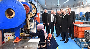 Vali İsmail Ustaoğlu’ndan Otsa Otomotiv’e Ziyaret: Sanayi ve İstihdama Değer Katılıyor