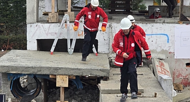 AFAD Balıkesir ve MEB AKUB Ekibi’nden Arama Kurtarma ve Doğada Hayatta Kalma Eğitimi