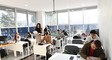 Altıeylül Belediyesi'nden Üniversite Adaylarına Destek: TYT Deneme Sınavı Başarıyla Gerçekleşti