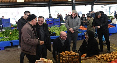 Altıeylül’de Başkan Şehirli ve Milletvekili Sarı'dan Pazar Ziyareti