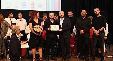 Altıeylül'de Sanat Dolu Gece: “Renklerin Sesi” Şiir Dinletisi