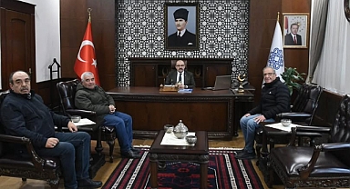 Ayvalık Birlik Minibüs ve Motorlu Taşıyıcılar Kooperatifi'nden Vali İsmail Ustaoğlu'na Ziyaret