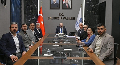 Balıkesir Aile Platformu Yürütme Kurulu Genel Sekreteri Mustafa Yıldırım, Vali İsmail Ustaoğlu’nu Ziyaret Etti