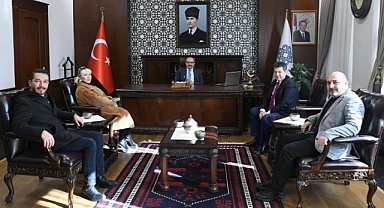 Balıkesir Berberler ve Kuaförler Odası Başkanı İbrahim Demirer’den Vali İsmail Ustaoğlu’na Ziyaret