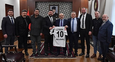 Balıkesir Beşiktaşlılar Derneği’nden Vali İsmail Ustaoğlu’na Ziyaret