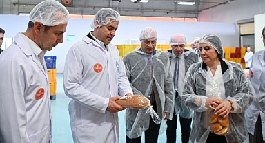 Balıkesir Büyükşehir Belediye Başkanı Ahmet Akın, Fırıntaş Fabrikasını Ziyaret Etti