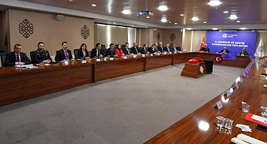 Balıkesir'de İl Güvenlik ve Asayiş Koordinasyon Toplantısı Vali İsmail Ustaoğlu Başkanlığında Gerçekleştirildi