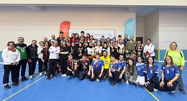 Balıkesir'de Okul Sporları Floor Curling Gençler İl Birinciliği Müsabakaları Tamamlandı