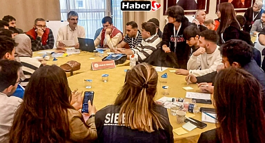 Balıkesir Emniyeti Siber Güvenlik İçin Gençleri ve Eğitmenleri Bilgilendirdi