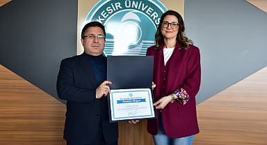 Balıkesir Üniversitesi Uluslararası İlişkiler Merkezi’nde Devir Teslim Töreni Gerçekleşti
