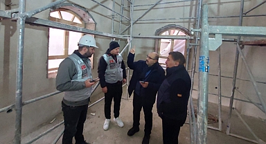 Balıkesir Valisi İsmail Ustaoğlu, Alaca Mescidi'nin Restorasyon Çalışmalarını İnceledi