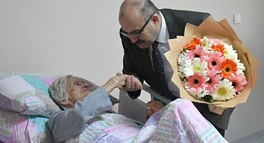 Balıkesir Valisi İsmail Ustaoğlu, Hayırsever Nuran Oğuz’u Ziyaret Etti: Proje ve Yardımlara Teşekkür