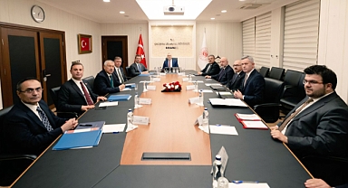 Başkan Ahmet Akın, Çalışma ve Sosyal Güvenlik Bakanı Vedat Işıkhan’ı Ziyaret Etti